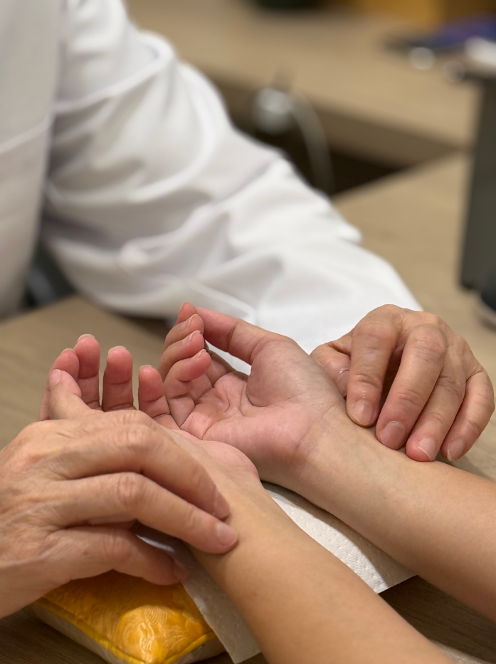 新加坡中医看月经不调怎么调理？贡方堂TCM吴美仪辨证开方，养回规律姨妈期