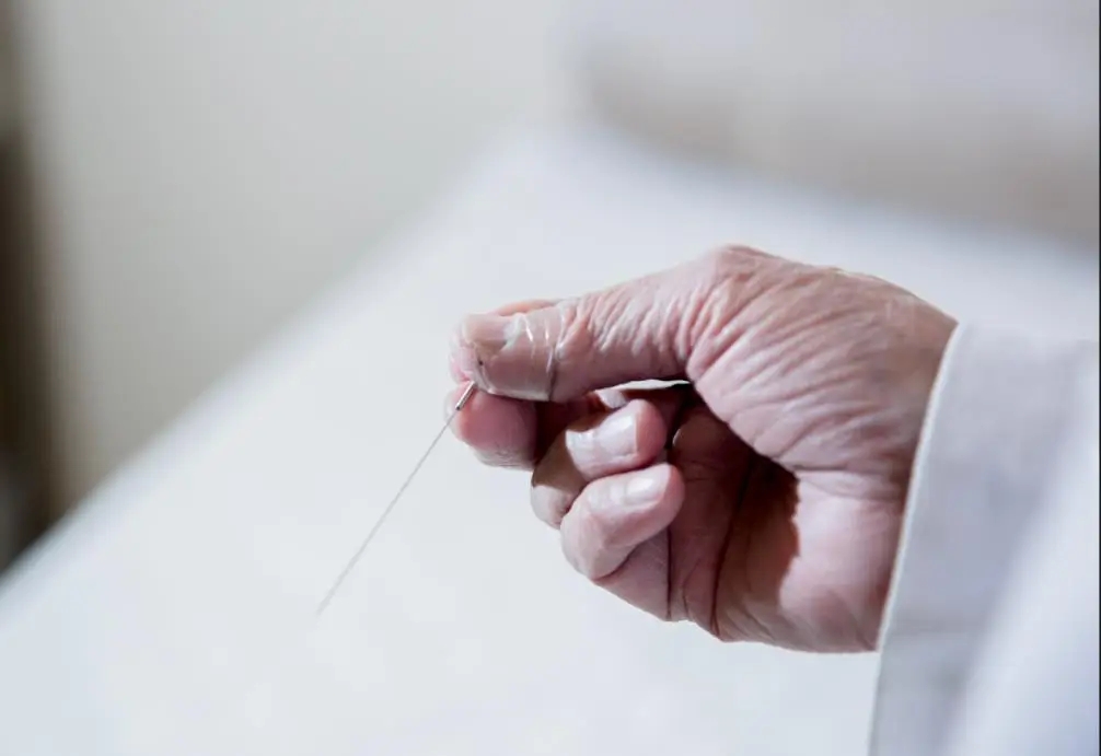 新加坡颈椎病的中医治疗方法 贡方堂TCM吴美仪针药2步法见效快