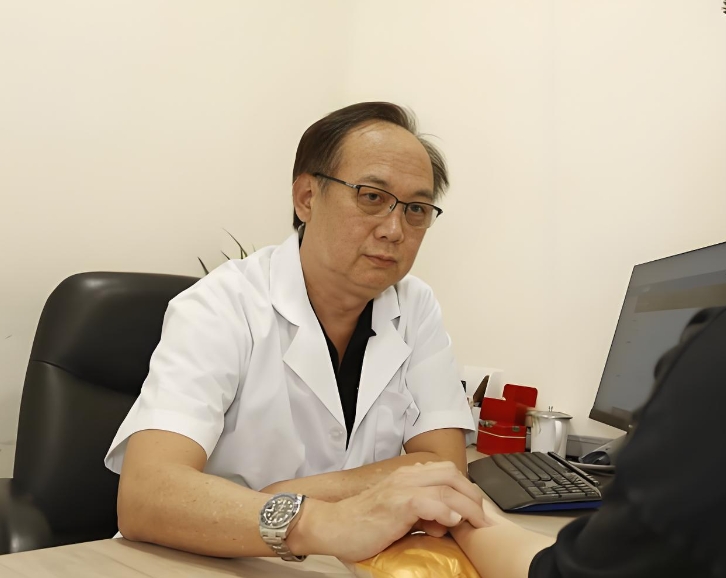 慢性咳嗽怎么治能彻底好，新加坡贡方堂中医TCM丘保润谈如何告别顽固性咳嗽