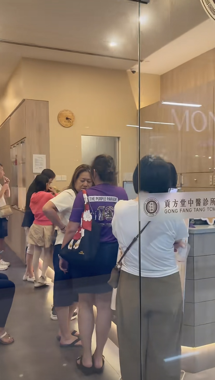 白发能调理成黑发吗？新加坡贡方堂TCM老中医内调外养，摆脱白发烦恼