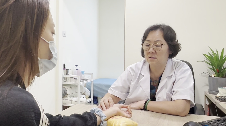 偏头痛什么原因引起的？新加坡贡方堂中医TCM陈慧芳为你摆脱偏头痛